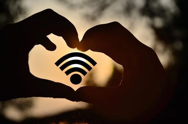 Internet-free Apps